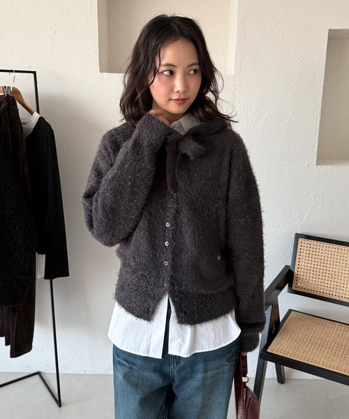 MUHET(ミュエータ)の「shaggy hooded ribbon knit cardigan / リボン付きフードカーディガン(カーディガン/ボレロ・レディース・ネイビー/ブラウン/カーキ/チャコールグレー・FREE)」の2枚目の写真