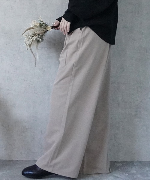 SELECT LEVERY（セレクトリベリー）の「ツータックストレートワイドパンツ（その他パンツ・レディース・ベージュ/ブラック・MEDIUM）」の7枚目の写真