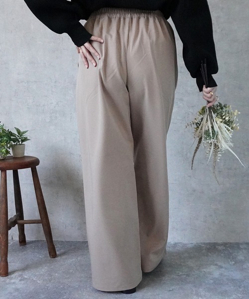 SELECT LEVERY（セレクトリベリー）の「ツータックストレートワイドパンツ（その他パンツ・レディース・ベージュ/ブラック・MEDIUM）」の11枚目の写真