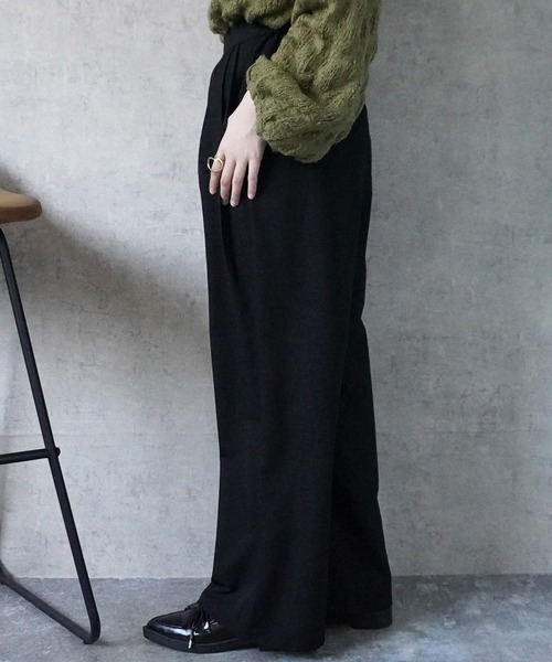SELECT LEVERY（セレクトリベリー）の「ツータックストレートワイドパンツ（その他パンツ・レディース・ベージュ/ブラック・MEDIUM）」の14枚目の写真