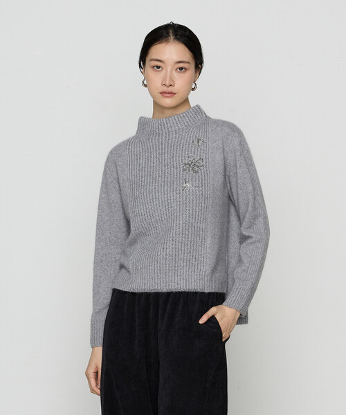 Gabardine K.T（ギャバジンケーティー）の「ラクーン×アンゴラブレンドヤーン パーティーニット・ボトルネックセーター（ニット/セーター・レディース・オフホワイト・9号）」の6枚目の写真