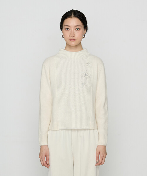 Gabardine K.T（ギャバジンケーティー）の「ラクーン×アンゴラブレンドヤーン パーティーニット・ボトルネックセーター（ニット/セーター・レディース・オフホワイト・9号）」の7枚目の写真
