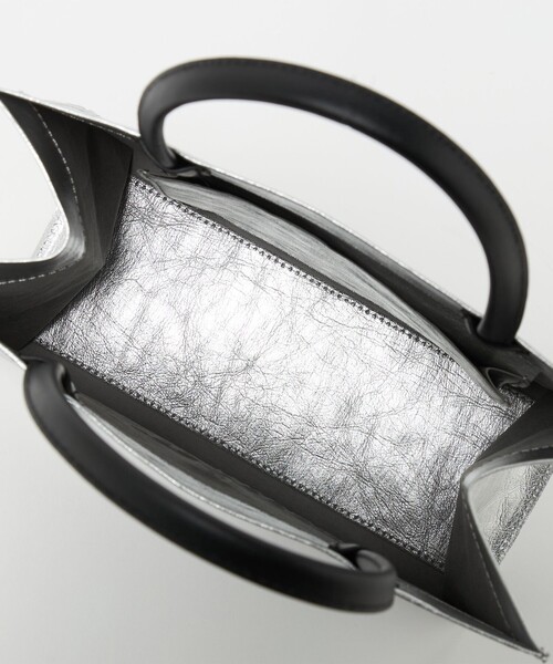 UNITED ARROWS（ユナイテッドアローズ）の「ペーパー ロゴ トートバッグ S（トートバッグ・レディース・シルバー/ブラック・FREE）」の8枚目の写真