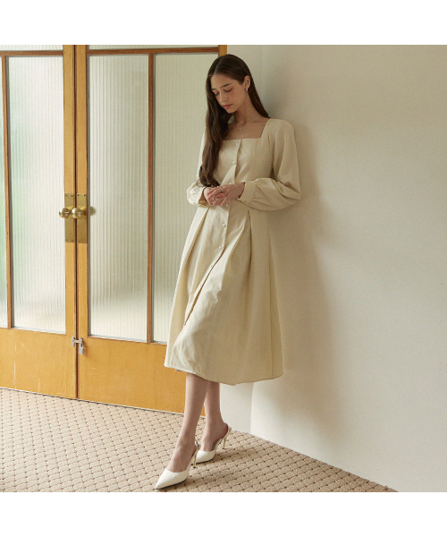 ADAUL(アダウル)の「Puff square neck deep pintuck long dress - beige(ワンピース・レディース・その他・S/M)」の1枚目の写真