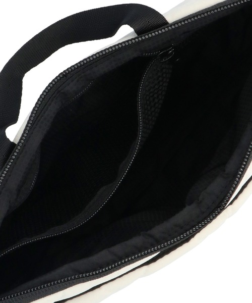 THE NORTH FACE(ザノースフェイス)の「THE NORTH FACE Geoface Pouch ザ ノースフェイス ジオフェイスポーチ(ショルダーバッグ・メンズ・ピンク/ブラック/アイボリー・FREE)」の11枚目の写真