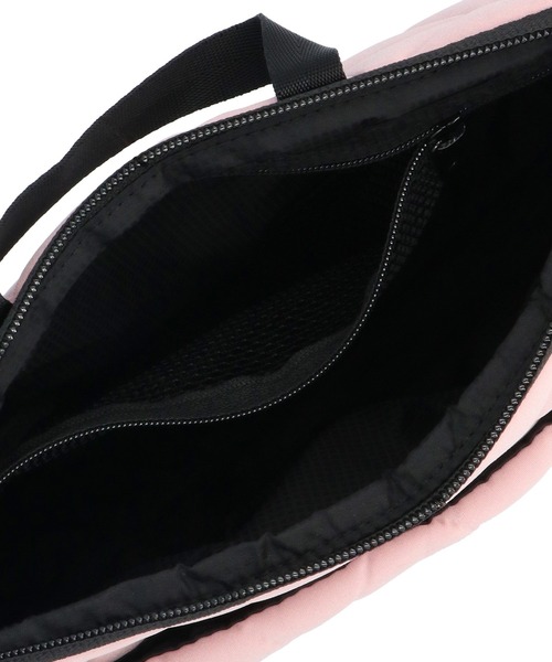 THE NORTH FACE(ザノースフェイス)の「THE NORTH FACE Geoface Pouch ザ ノースフェイス ジオフェイスポーチ(ショルダーバッグ・メンズ・ピンク/ブラック/アイボリー・FREE)」の14枚目の写真