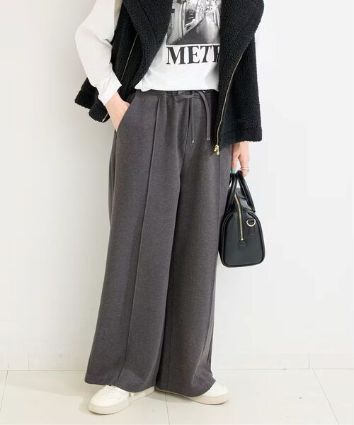 B.C STOCK（ベーセーストック）の「《追加》ウォッシャブル / センターシーム起毛パンツ（スウェットパンツ・レディース・チャコールグレー/ベージュ・MEDIUM/SMALL）」の18枚目の写真