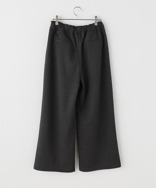 B.C STOCK（ベーセーストック）の「《追加》ウォッシャブル / センターシーム起毛パンツ（スウェットパンツ・レディース・チャコールグレー/ベージュ・MEDIUM/SMALL）」の7枚目の写真