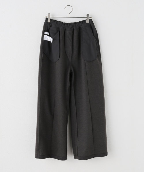 B.C STOCK（ベーセーストック）の「《追加》ウォッシャブル / センターシーム起毛パンツ（スウェットパンツ・レディース・チャコールグレー/ベージュ・MEDIUM/SMALL）」の13枚目の写真