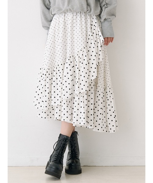 Now me. by NYLON JAPAN（ナウミーバイナイロンジャパン）の「アシメフリルスカート（スカート・レディース・ブラック/ブルー/ホワイト・FREE）」の7枚目の写真