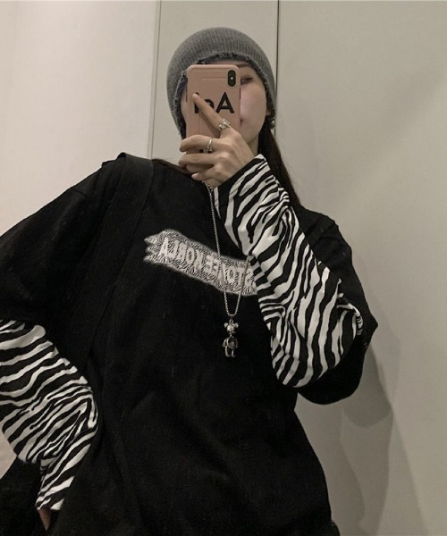 Ritzy(リッツィー)の「ゼブラ柄レイヤード T シャツ(Tシャツ/カットソー・レディース・ブラック/ホワイト・L/M)」の2枚目の写真