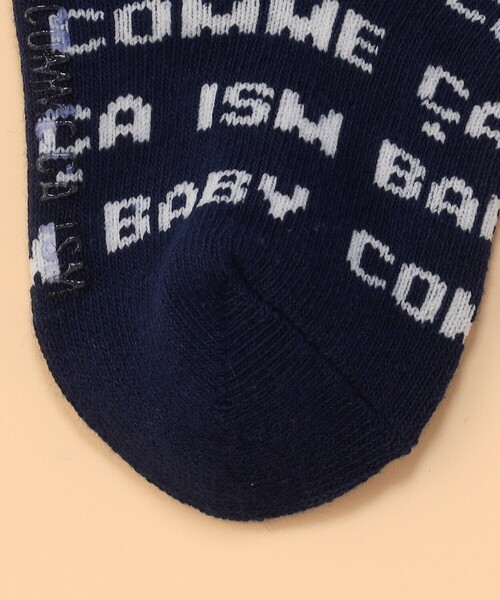 COMME CA ISM(コムサイズム)の「ロゴ総柄 ソックス / ベビーサイズ(ベビーシューズ/ベビーソックス・キッズ・ホワイト×レッド/ホワイト×ネイビー/ネイビー×ホワイト/ブラック×ホワイト・9-12cm)」の7枚目の写真