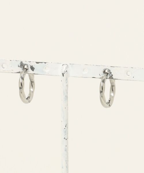 novice（ノーヴィス）の「【novice】Hinged Twist Hoop Pierce［Stainless］（ピアス（両耳用）・レディース・シルバー/ゴールド・FREE）」の13枚目の写真