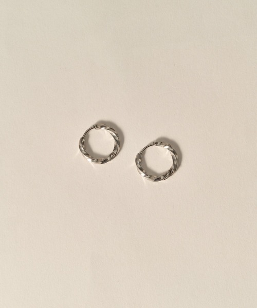 novice（ノーヴィス）の「【novice】Hinged Twist Hoop Pierce［Stainless］（ピアス（両耳用）・レディース・シルバー/ゴールド・FREE）」の6枚目の写真