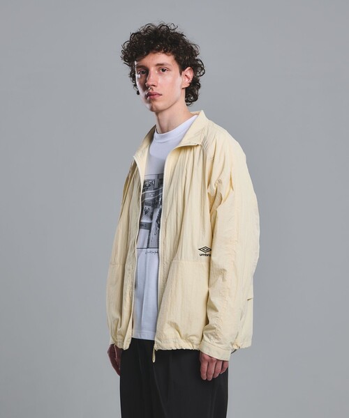 green label relaxing（グリーンレーベルリラクシング）の「【別注】＜UMBRO＞スタンド ジャケット ブルゾン（その他アウター・メンズ・ブラック/ナチュラル・L/M）」の2枚目の写真