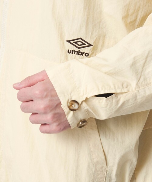 green label relaxing（グリーンレーベルリラクシング）の「【別注】＜UMBRO＞スタンド ジャケット ブルゾン（その他アウター・メンズ・ブラック/ナチュラル・L/M）」の21枚目の写真