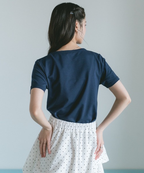 VANNIE U(ヴァニーユー)の「コンパクトバイカラーロゴTシャツ(Tシャツ/カットソー・レディース・ブラック/ホワイト/ネイビー・FREE)」の13枚目の写真