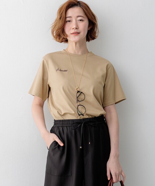 23区 S(ニジュウサンクチイサイサイズ)の「バック刺繍 メッセージロゴ Tシャツ(Tシャツ/カットソー・レディース・ブラウン系/ホワイト系/ベージュ系/ブラック系・32)」の4枚目の写真