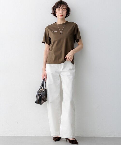 23区 S(ニジュウサンクチイサイサイズ)の「バック刺繍 メッセージロゴ Tシャツ(Tシャツ/カットソー・レディース・ブラウン系/ホワイト系/ベージュ系/ブラック系・32)」の6枚目の写真