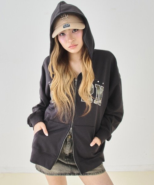 ANAP（アナップ）の「裏毛カモフラワッペン貼り付けWジップスウェットパーカー（パーカー・レディース・ライトグレー/ピンク/ダークグレー・F）」の8枚目の写真