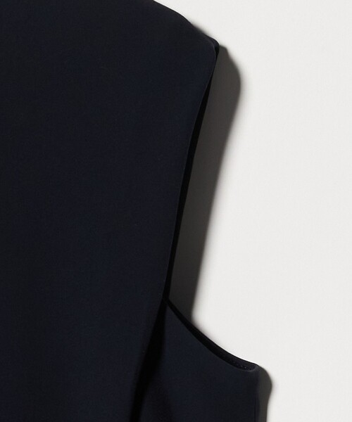 UNITED ARROWS(ユナイテッドアローズ)の「Drapy タック ノースリーブワンピース ‐ウォッシャブル‐(ワンピース・レディース・ブラック/ネイビー・36/38)」の5枚目の写真