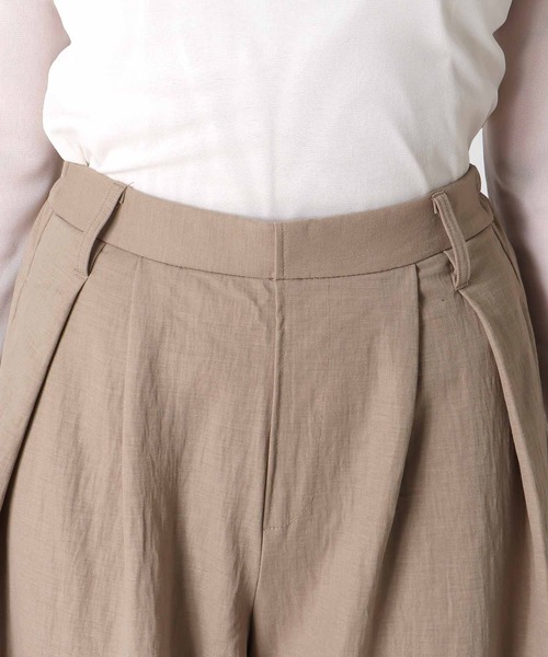 Jines(ジネス)の「ナチュラルスムースタックパンツ(その他パンツ・レディース・ブラック/ベージュ/ブルー/チャコールグレー・38)」の11枚目の写真