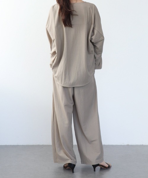 Jines(ジネス)の「ナチュラルスムースタックパンツ(その他パンツ・レディース・ブラック/ベージュ/ブルー/チャコールグレー・38)」の21枚目の写真