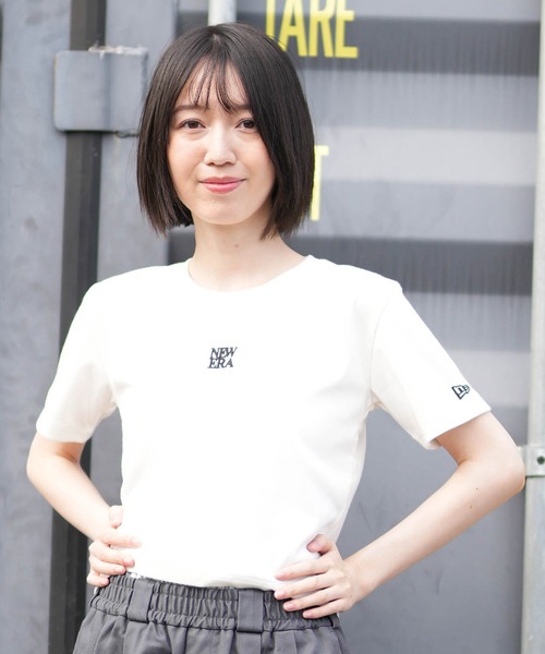 NEW ERA(ニューエラ)の「NEW ERA/ニューエラ レディース 半袖 クロップド丈 Tシャツ WS SS MINI TUARE LOGO(Tシャツ/カットソー・レディース・グレー/ブラック/ホワイト・S/M)」の4枚目の写真