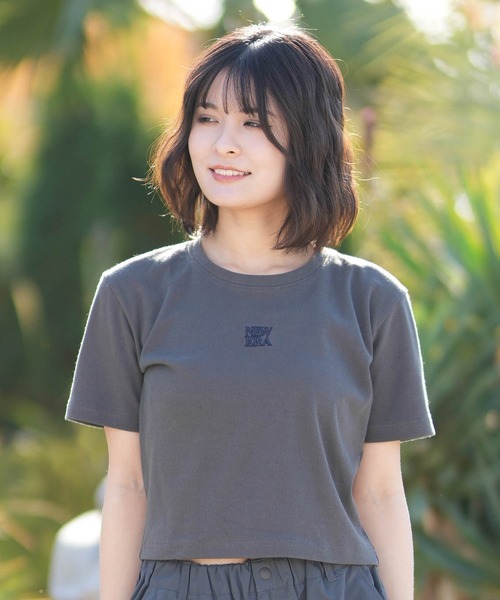 NEW ERA(ニューエラ)の「NEW ERA/ニューエラ レディース 半袖 クロップド丈 Tシャツ WS SS MINI TUARE LOGO(Tシャツ/カットソー・レディース・グレー/ブラック/ホワイト・S/M)」の16枚目の写真