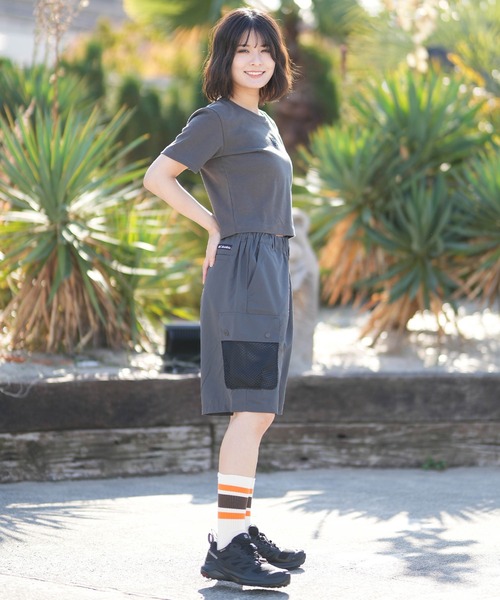 NEW ERA(ニューエラ)の「NEW ERA/ニューエラ レディース 半袖 クロップド丈 Tシャツ WS SS MINI TUARE LOGO(Tシャツ/カットソー・レディース・グレー/ブラック/ホワイト・S/M)」の21枚目の写真