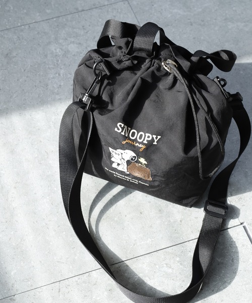 SNOOPY(スヌーピー)の「SNOOPY スヌーピー 巾着ショルダーバッグ トート(ショルダーバッグ・レディース・ブラック/グレー・FREE)」の3枚目の写真