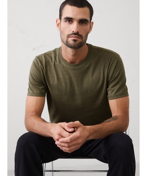 BANANA REPUBLIC FACTORY STORE(バナナリパブリック ファクトリーストア)の「BANANA REPUBLIC FACTORY STORE スタンダードフィット プレミアムウォッシュ クルーネック Tシャツ(Tシャツ/カットソー・メンズ・ベージュ/カーキ/グリーン/ピンク・M/S/XL/L)」の2枚目の写真