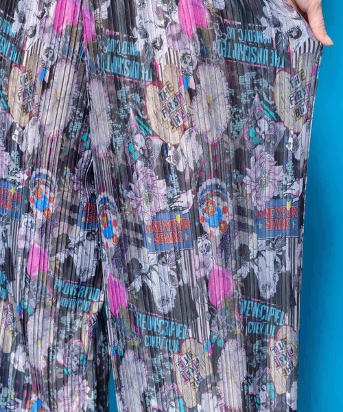 ScoLar（スカラー）の「161656：花ネコ柄ランダムプリーツパンツ（その他パンツ・レディース・ネイビー/ブラック・M）」の11枚目の写真