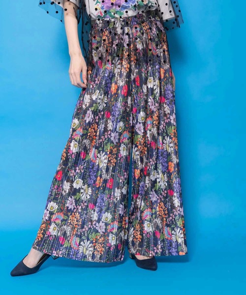 ScoLar（スカラー）の「161656：花ネコ柄ランダムプリーツパンツ（その他パンツ・レディース・ネイビー/ブラック・M）」の12枚目の写真