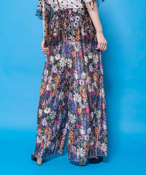 ScoLar（スカラー）の「161656：花ネコ柄ランダムプリーツパンツ（その他パンツ・レディース・ネイビー/ブラック・M）」の14枚目の写真