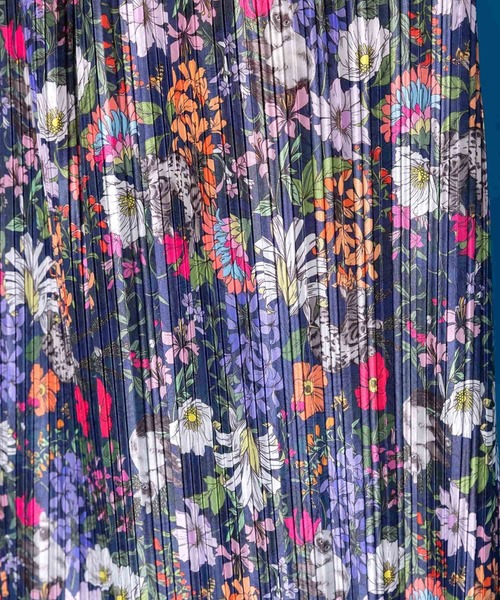 ScoLar（スカラー）の「161656：花ネコ柄ランダムプリーツパンツ（その他パンツ・レディース・ネイビー/ブラック・M）」の18枚目の写真