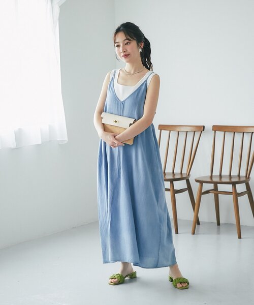 La boutique BonBon（ラブティックボンボン）の「シアーデニムキャミワンピース（ワンピース・レディース・ネイビー/サックスブルー・FREE/PM）」の13枚目の写真