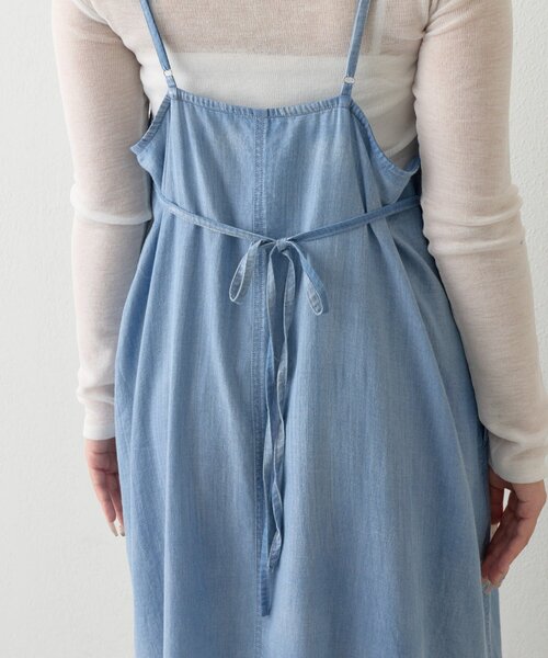 La boutique BonBon（ラブティックボンボン）の「シアーデニムキャミワンピース（ワンピース・レディース・ネイビー/サックスブルー・FREE/PM）」の22枚目の写真