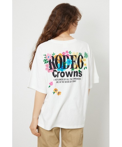 RODEO CROWNS WIDE BOWL(ロデオクラウンズワイドボウル)の「Flower Bloom Embroidery Tシャツ(Tシャツ/カットソー・レディース・ブラック/ライトピンク/オフホワイト/ライトグリーン・SMALL/MEDIUM)」の2枚目の写真