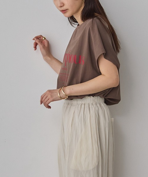 hunch(ハンチ)の「前後2WAY フレンチオーバーロゴTシャツ(Tシャツ/カットソー・レディース・イエロー/チャコール/オフホワイト/ブラウン・FREE)」の6枚目の写真
