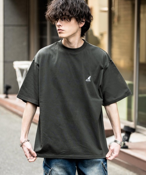 KANGOL(カンゴール)の「KANGOL オーバーサイズ別注コラボ接触冷感ワンポイントロゴ刺繍半袖Tシャツ(Tシャツ/カットソー・メンズ・ブラック/ベージュ/チャコール/ネイビー/ピンク/ホワイト・M/L/XL)」の4枚目の写真