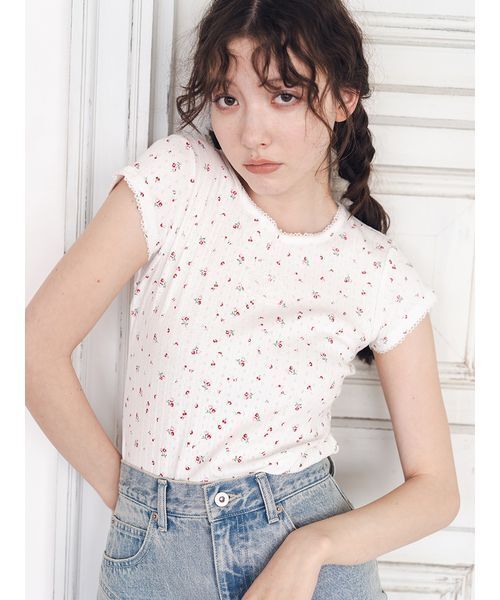 FURFUR(ファーファー)の「【WEB限定カラー】レースワッペンコンパクトTシャツ(Tシャツ/カットソー・レディース・ホワイト/レッド/ピンク/アイボリー/ブラック・F)」の5枚目の写真