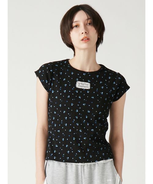 FURFUR(ファーファー)の「【WEB限定カラー】レースワッペンコンパクトTシャツ(Tシャツ/カットソー・レディース・ホワイト/レッド/ピンク/アイボリー/ブラック・F)」の4枚目の写真