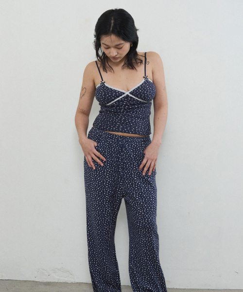 RAWMANTICS(ローマンティクス)の「マイピュアプレミアムコットンリラックスパンツネイビー(その他パンツ・レディース・その他・SMALL/MEDIUM)」の1枚目の写真