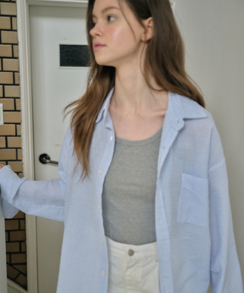 WEDNESDAYOASISFORWOMEN（ウェンズデー オアシス フォー ウーマン）の「W/シアサッカー ストライプシャツ_LIGHT BLUE(WC25-SH04)（シャツ/ブラウス・レディース・スカイブルー・MEDIUM/LARGE）」の3枚目の写真