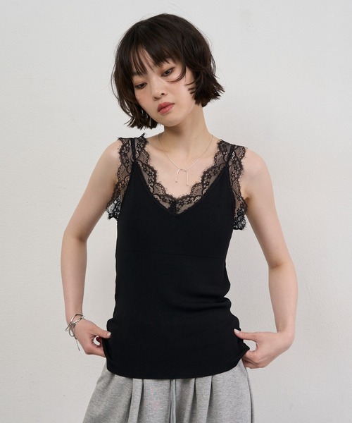 NUJOH(ヌゾ)の「Lace Trim Sleeveless Top / レーストリムスリーブレストップス(キャミソール・レディース・ブラック/ホワイト/クリーム・FREE)」の2枚目の写真