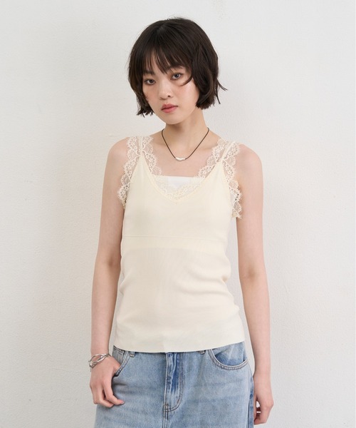 NUJOH(ヌゾ)の「Lace Trim Sleeveless Top / レーストリムスリーブレストップス(キャミソール・レディース・ブラック/ホワイト/クリーム・FREE)」の19枚目の写真