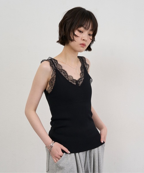 NUJOH(ヌゾ)の「Lace Trim Sleeveless Top / レーストリムスリーブレストップス(キャミソール・レディース・ブラック/ホワイト/クリーム・FREE)」の8枚目の写真