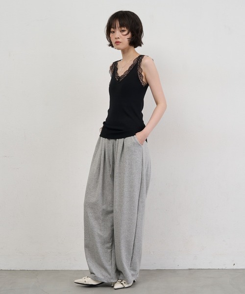 NUJOH(ヌゾ)の「Lace Trim Sleeveless Top / レーストリムスリーブレストップス(キャミソール・レディース・ブラック/ホワイト/クリーム・FREE)」の13枚目の写真