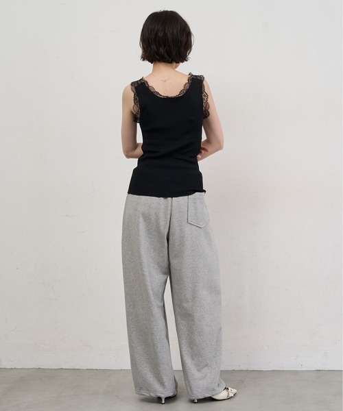 NUJOH(ヌゾ)の「Lace Trim Sleeveless Top / レーストリムスリーブレストップス(キャミソール・レディース・ブラック/ホワイト/クリーム・FREE)」の16枚目の写真